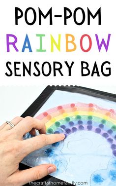 Tired of always doing the same old sensory activities? This pom-pom rainbow sensory bag is a great way to shake things up! Its texture is great for babies, but it also incorporates skills that make it engaging for toddlers and preschoolers. Plus, the included pattern makes it super simple to set up! Download the free printable pom-pom rainbow template and make this DIY sensory bag to help your kids practice their counting, color recognition and fine motor skills. This color sorting bag is cool!
